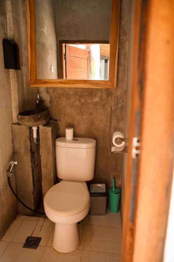 Waiwas Hostel Kuta  Екстер'єр фото
