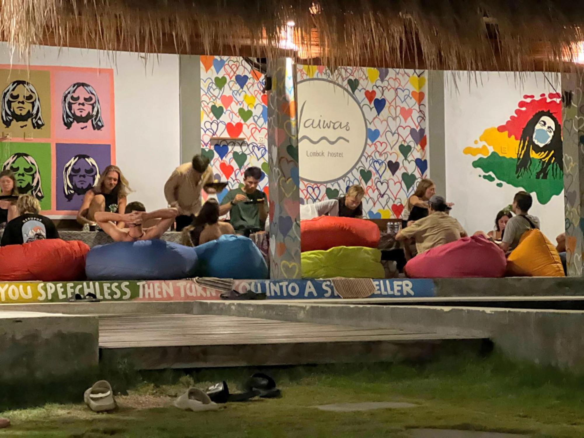 Waiwas Hostel Kuta  Екстер'єр фото